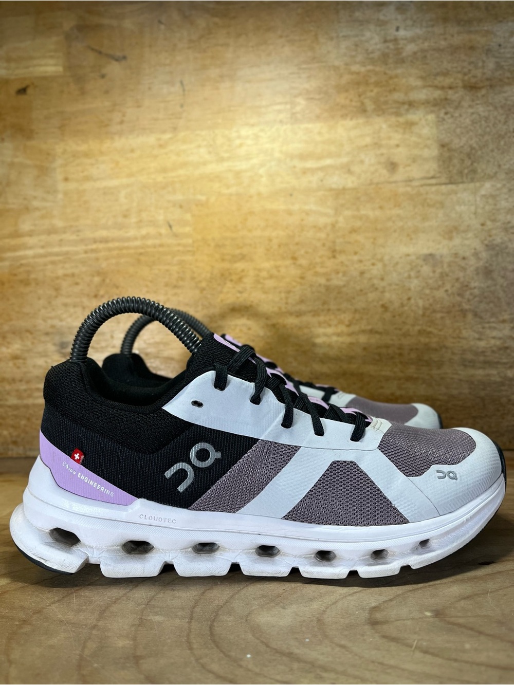 On CloudRunner REFLECTIVE Womens Size 7 Running Shoes Sneakers Black Purple
